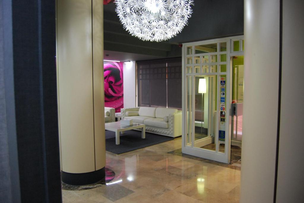 Hotel Rio Arga Zaragoza Exterior photo