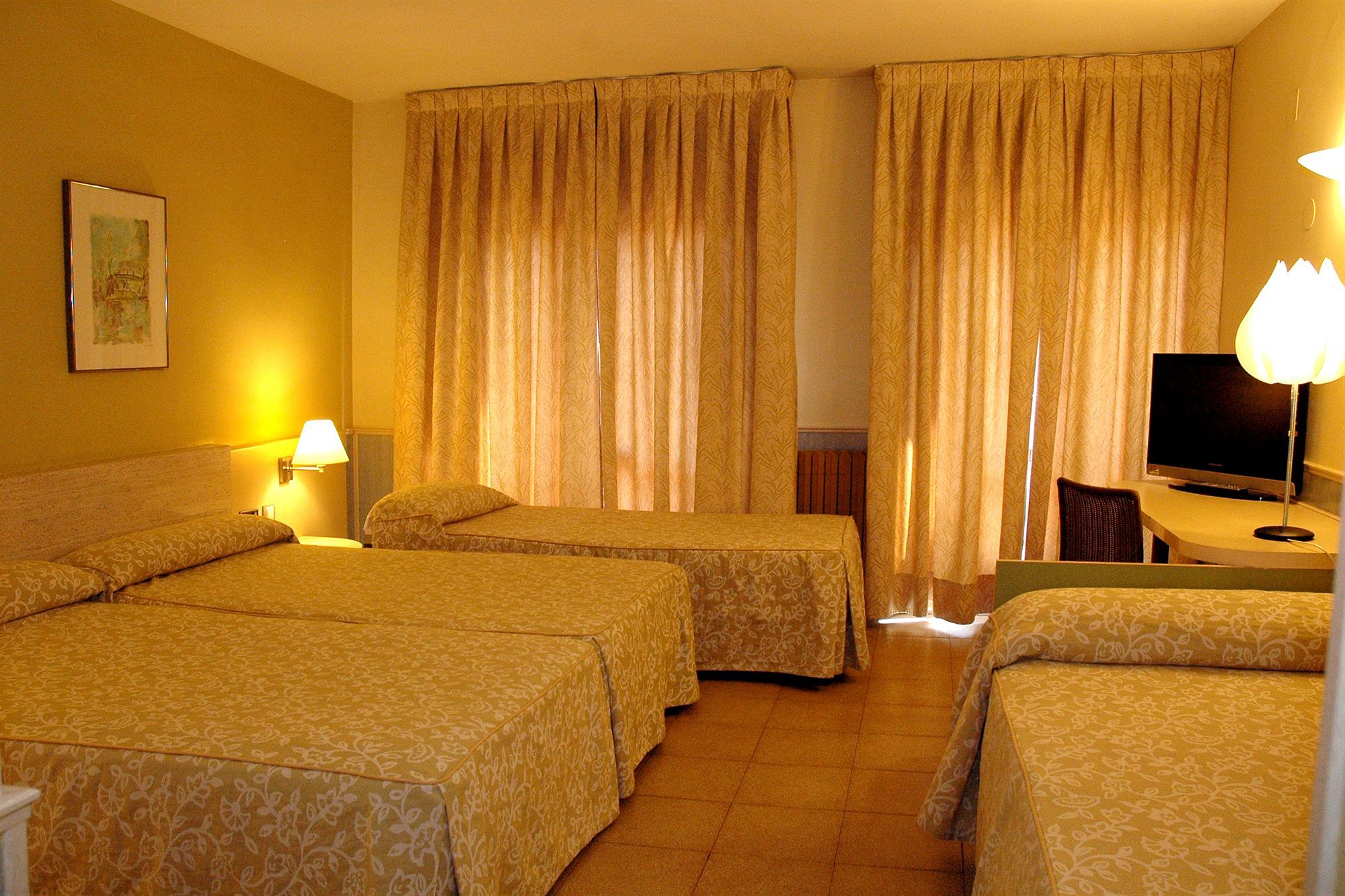 Hotel Rio Arga Zaragoza Exterior photo